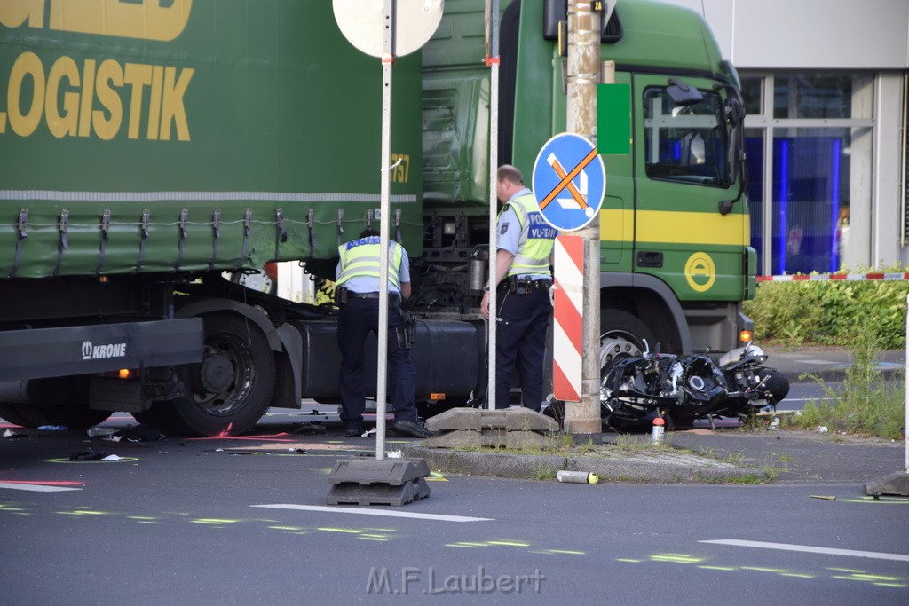 Schwerer Motorrad Unfall Feldkassel Robert Boschstr Edsel Fordstr P030.JPG - Miklos Laubert